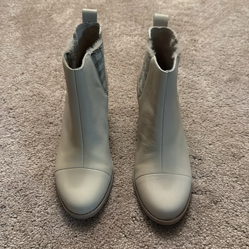 Toms Everly Sand Leather and Plaid Heeled Ankle Boot Women’s 6.5 NWT - Picture 2 of 12